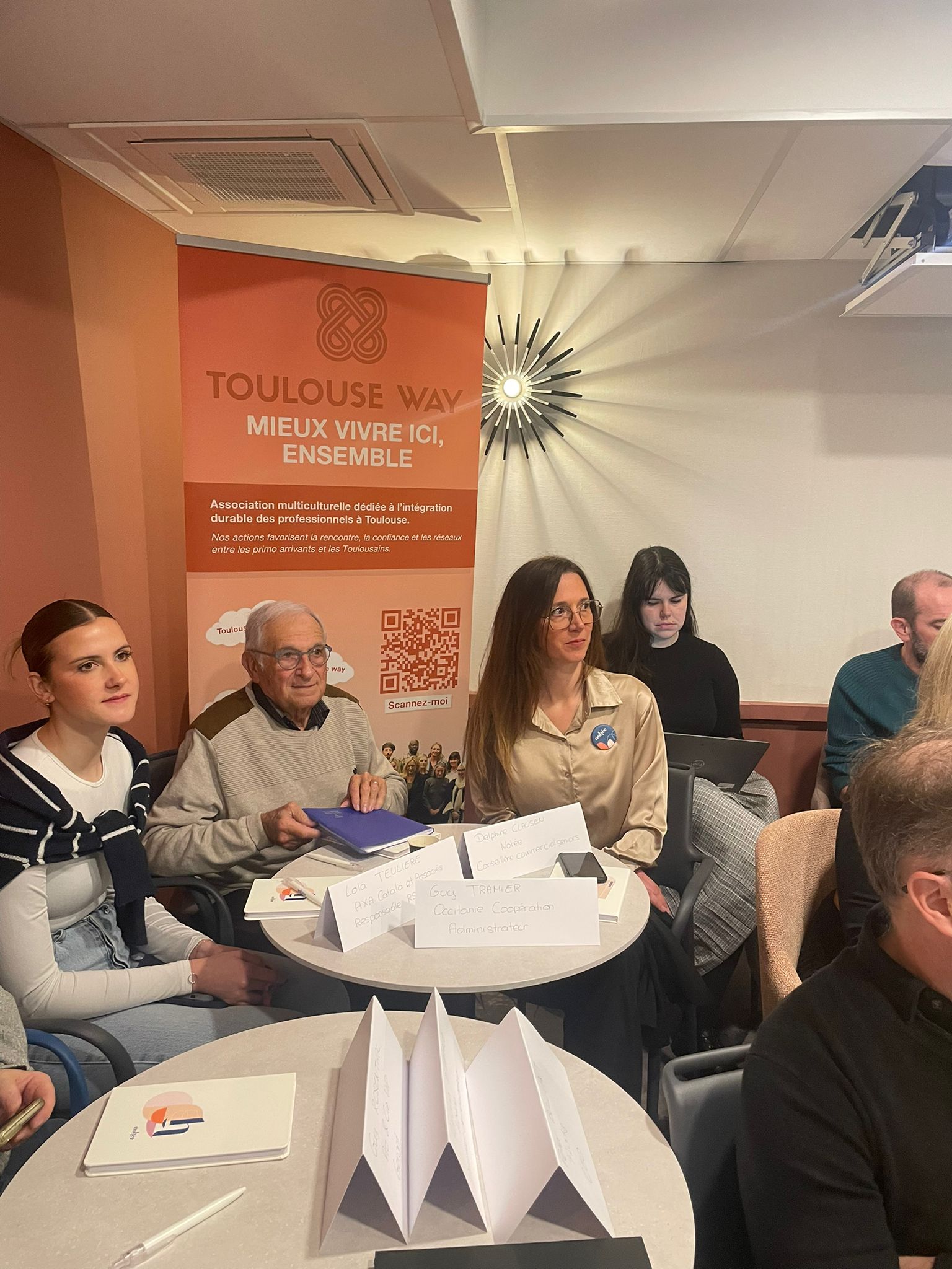 Participants réunis lors d'un événement